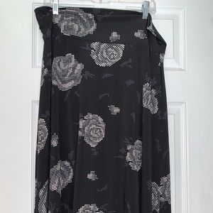 Lularoe Azure Skirt - XL with Roses!